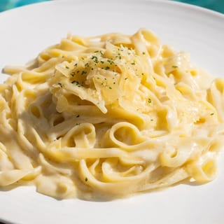 Fettuccine Pasta Alfredo